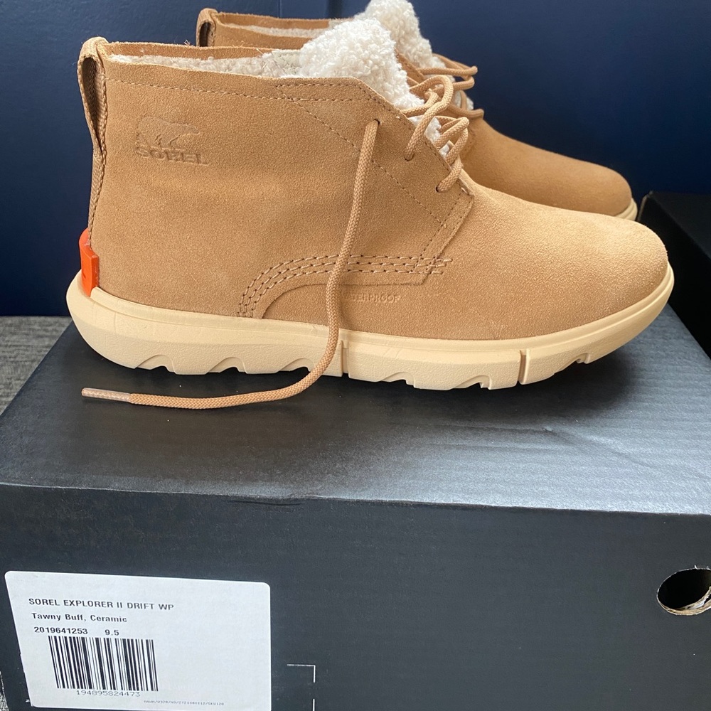 NWT Sorel Booties - size 9.5